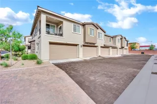 Photo #3: 2507605 Listing