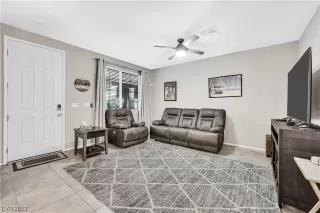 Photo #5: 2507605 Listing