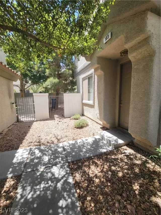 MLS: 2507615 Condo For Sale