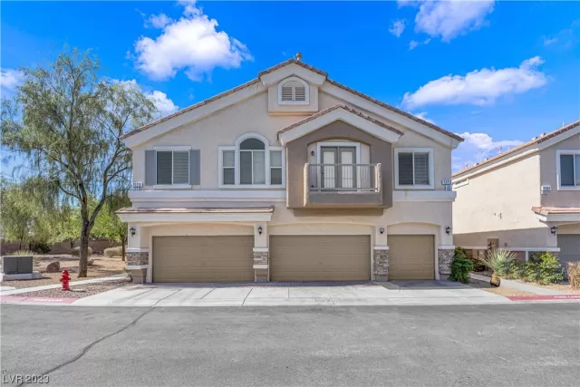 MLS: 2507625 Condo For Sale