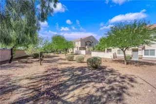 Photo #2: 2507625 Listing