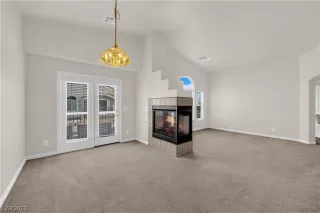 Photo #4: 2507625 Listing