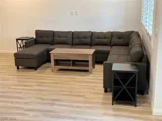 Photo #2: 2507629 Listing 