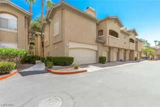 Photo #1: 2507639 Listing