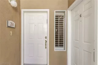 Photo #4: 2507639 Listing