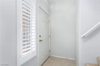 Photo #5: 2507639 Listing