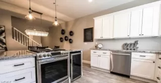 Photo #4: 2507658 Listing 