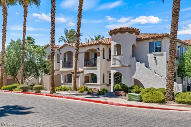 MLS: 2507672 Condo For Sale