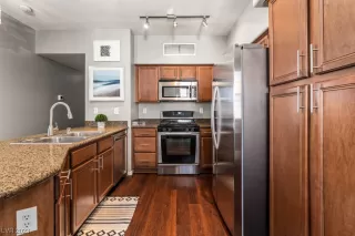 Photo #2: 2507672 Listing