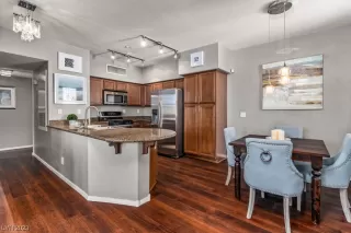 Photo #5: 2507672 Listing