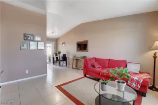 Photo #5: 2507703 Listing