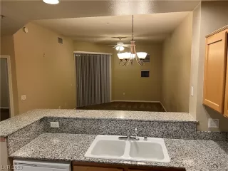 Photo #5: 2507716 Listing