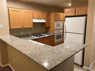 Photo #6: 2507716 Listing