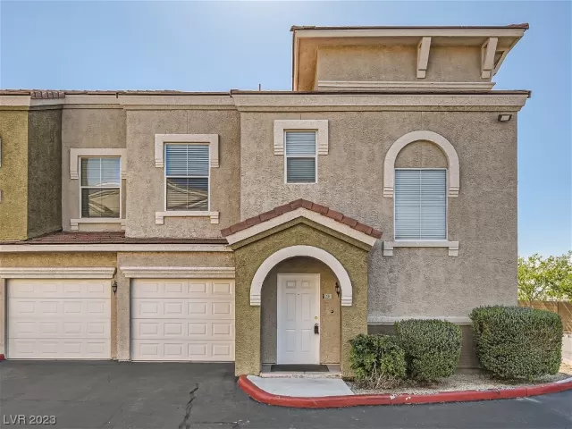 MLS: 2507725 Condo For Sale