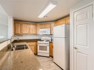 Photo #3: 2507725 Listing 