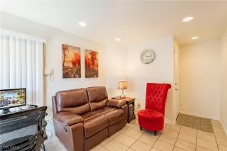 Photo #4: 2507736 Listing