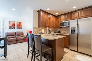 Photo #6: 2507736 Listing