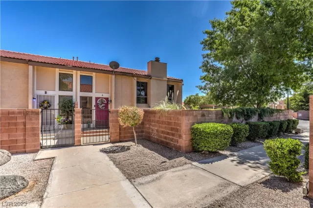 MLS: 2507766 Condo For Sale