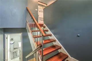 Photo #2: 2507766 Listing 