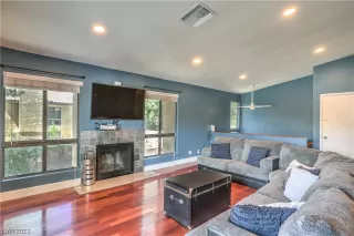 Photo #4: 2507766 Listing 