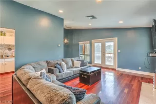 Photo #6: 2507766 Listing 