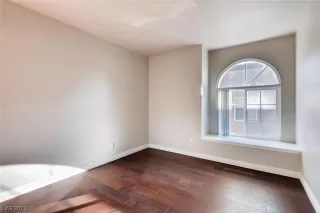 Photo #5: 2507773 Listing 