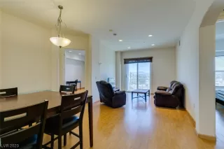 Photo #6: 2507785 Listing 