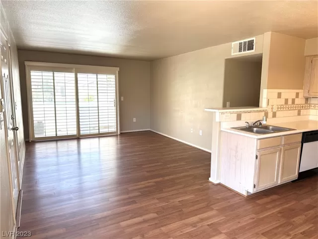 MLS: 2507799 Condo For Sale