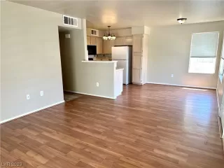 Photo #4: 2507799 Listing 