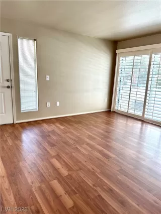 Photo #5: 2507799 Listing 