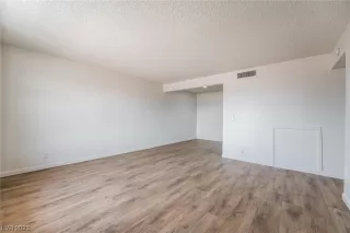 Photo #4: 2507803 Listing 