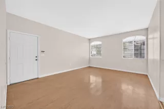 Photo #5: 2507815 Listing