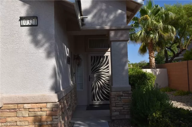 MLS: 2507817 Condo For Sale