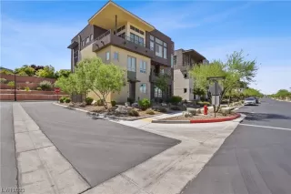 Photo #2: 2507829 Listing 