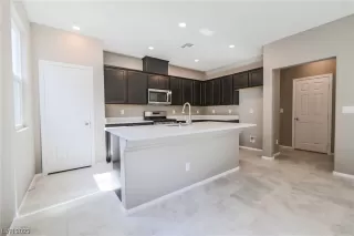 Photo #6: 2507830 Listing 