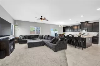 Photo #2: 2507888 Listing