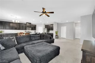Photo #3: 2507888 Listing