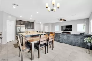 Photo #5: 2507888 Listing