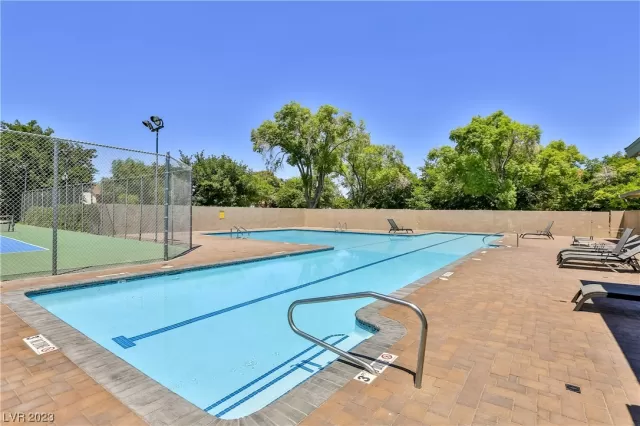 MLS: 2507903 Condo For Sale