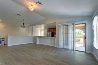 Photo #4: 2507922 Listing 