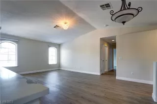 Photo #5: 2507922 Listing 