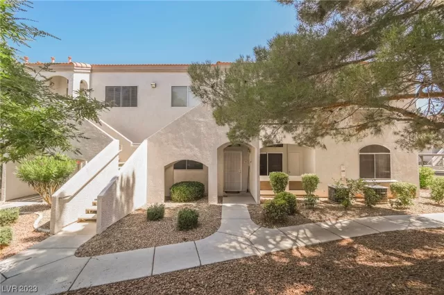 MLS: 2507929 Condo For Sale