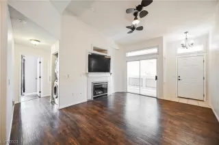 Photo #4: 2507929 Listing 