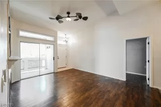 Photo #5: 2507929 Listing 