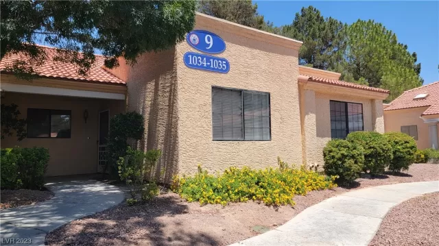 MLS: 2507950 Condo For Sale