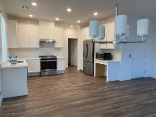 Photo #4: 2507999 Listing 