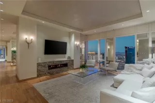 Photo #4: 2508016 Listing