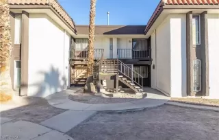 Photo #1: 2508021 Listing 