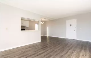 Photo #4: 2508021 Listing 