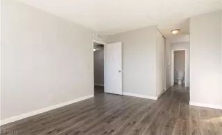 Photo #5: 2508021 Listing 